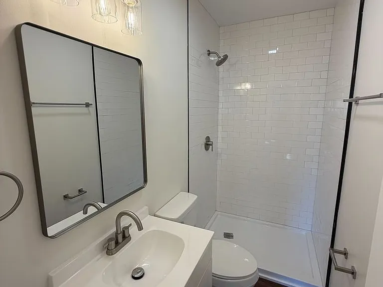 236 Lakeview Dr — Photo 16