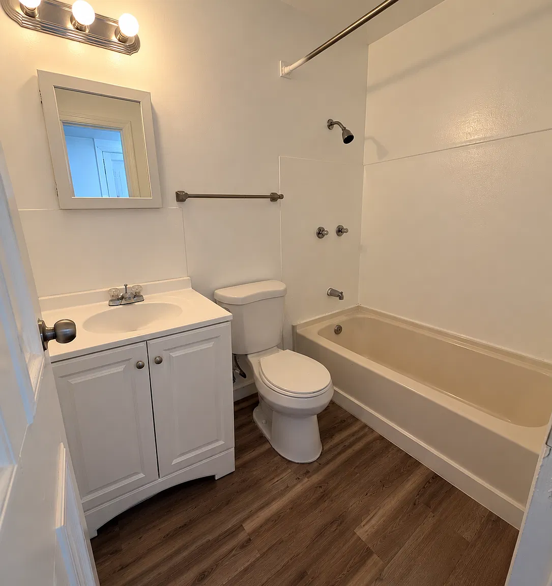 2 bed, 800 sqft, $950 — Photo 4