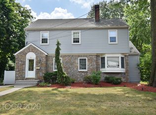 38 Bennett Ave, Rochelle Park, NJ 07662