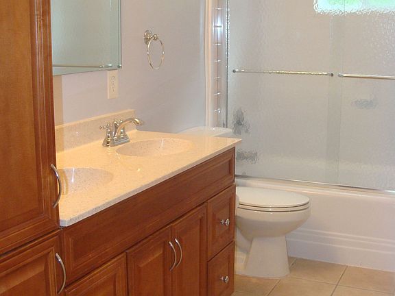 Double sinks in the bathroom.