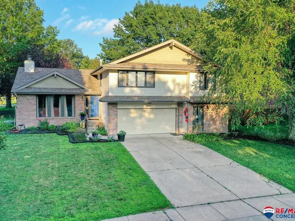 3400 Fox Hollow Cir, Lincoln, NE 68506