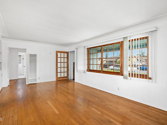3rd image of 2319 Pearson Ave
