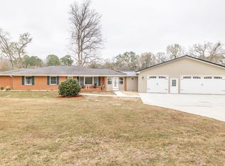 26 Mansfield Dr, Hawkinsville, GA 31036