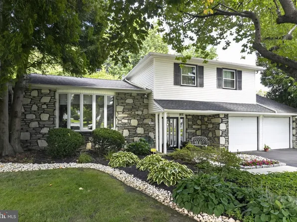 909 Warfield Ln, Huntingdon Valley, PA 19006