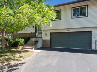 3716 York Cir, Woodbury, MN 55125