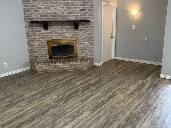506 Ivanhoe Dr, Victoria, TX 77901