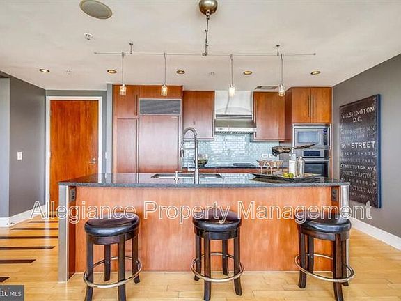 3rd image of 2001 15th St N APT 1104