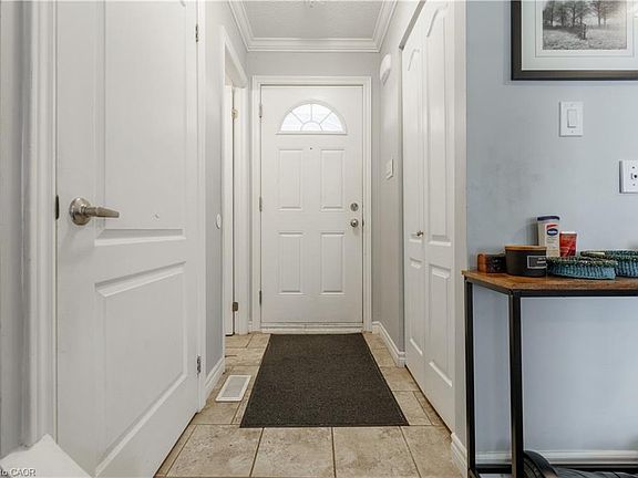 5th image of 125 Limeridge Rd W