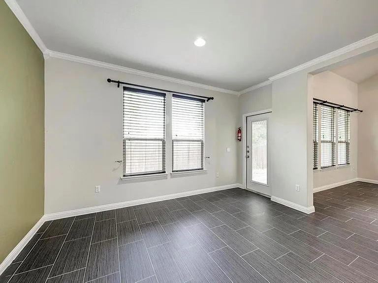 10617 Portico Ln — Photo 7