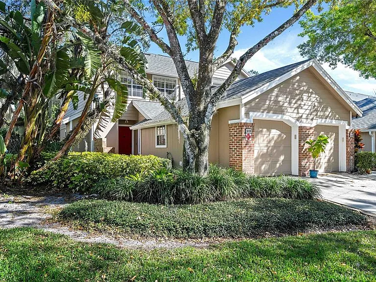 641 Maple Oak Cir #101 — Photo 1