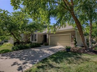 1720 Wynbrick Dr, Liberty, MO 64068