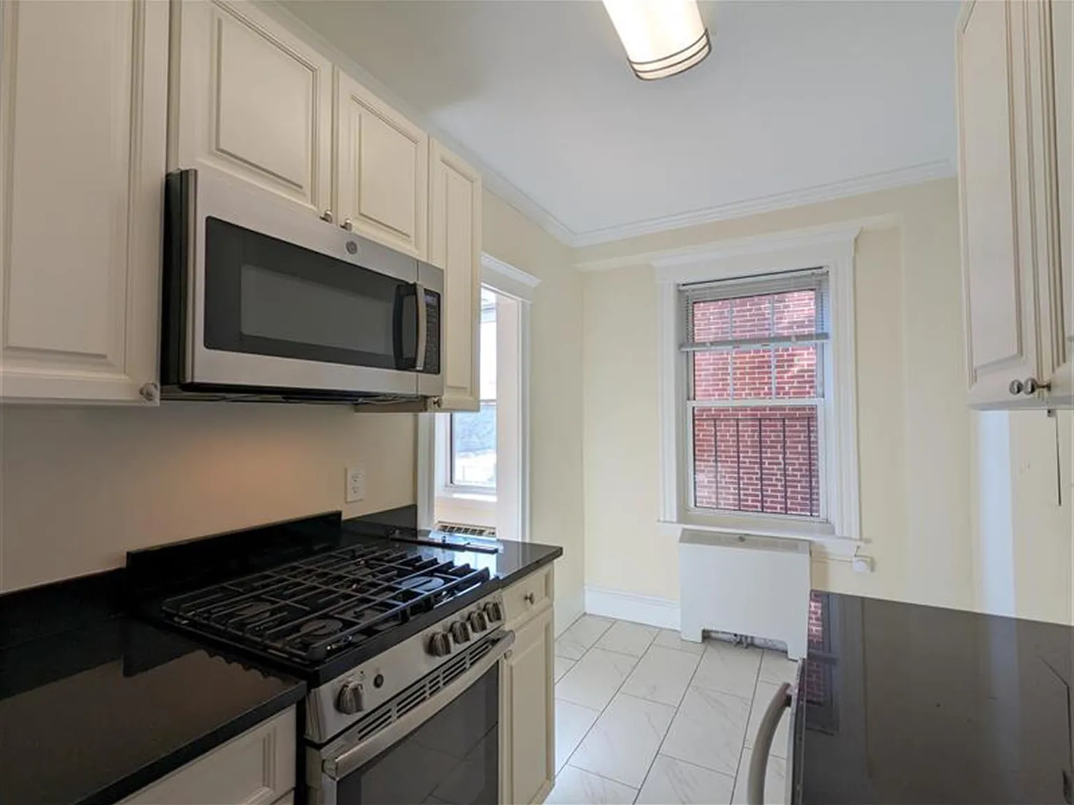 1 bed, 530 sqft, $3,175 — Photo 2