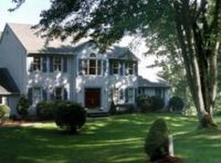 15 Squire Ct, Brookfield, CT 06804