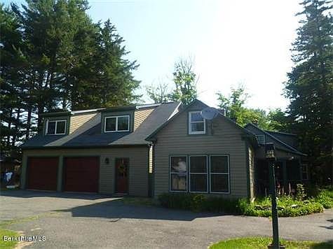 Side with Garage