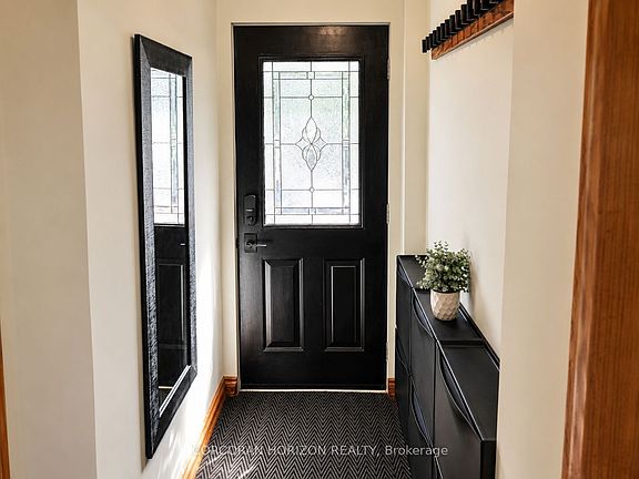 4th image of 402 Rhodes Ave