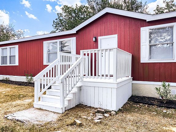 4th image of 1017 Rosewood Dr