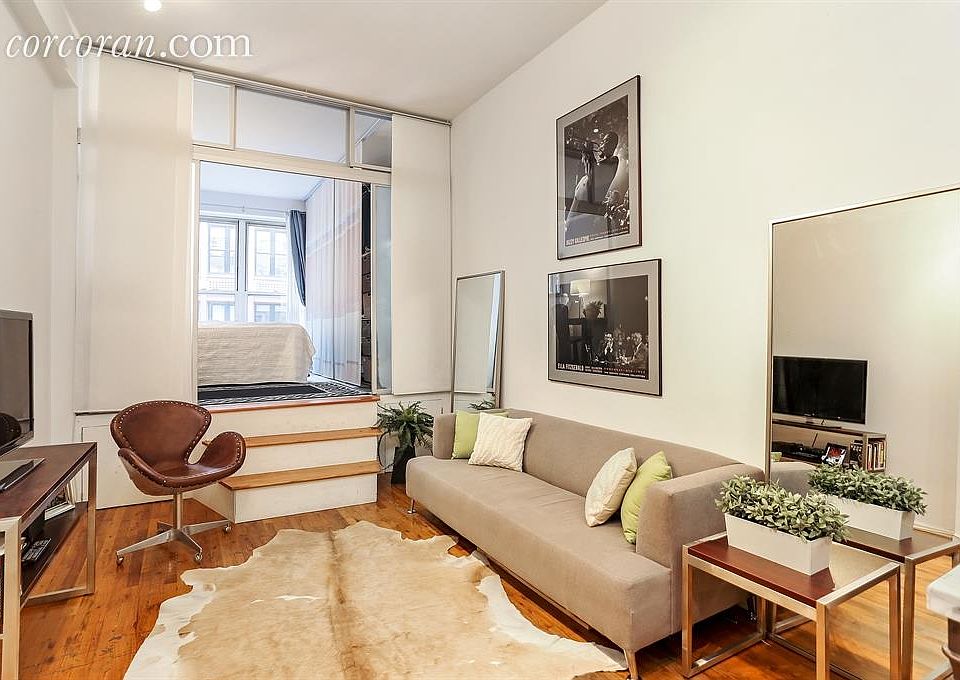 1st image of 23 Waverly Pl APT 3M