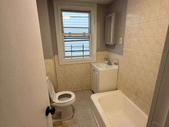 4th image of 34 N 18th St #2R