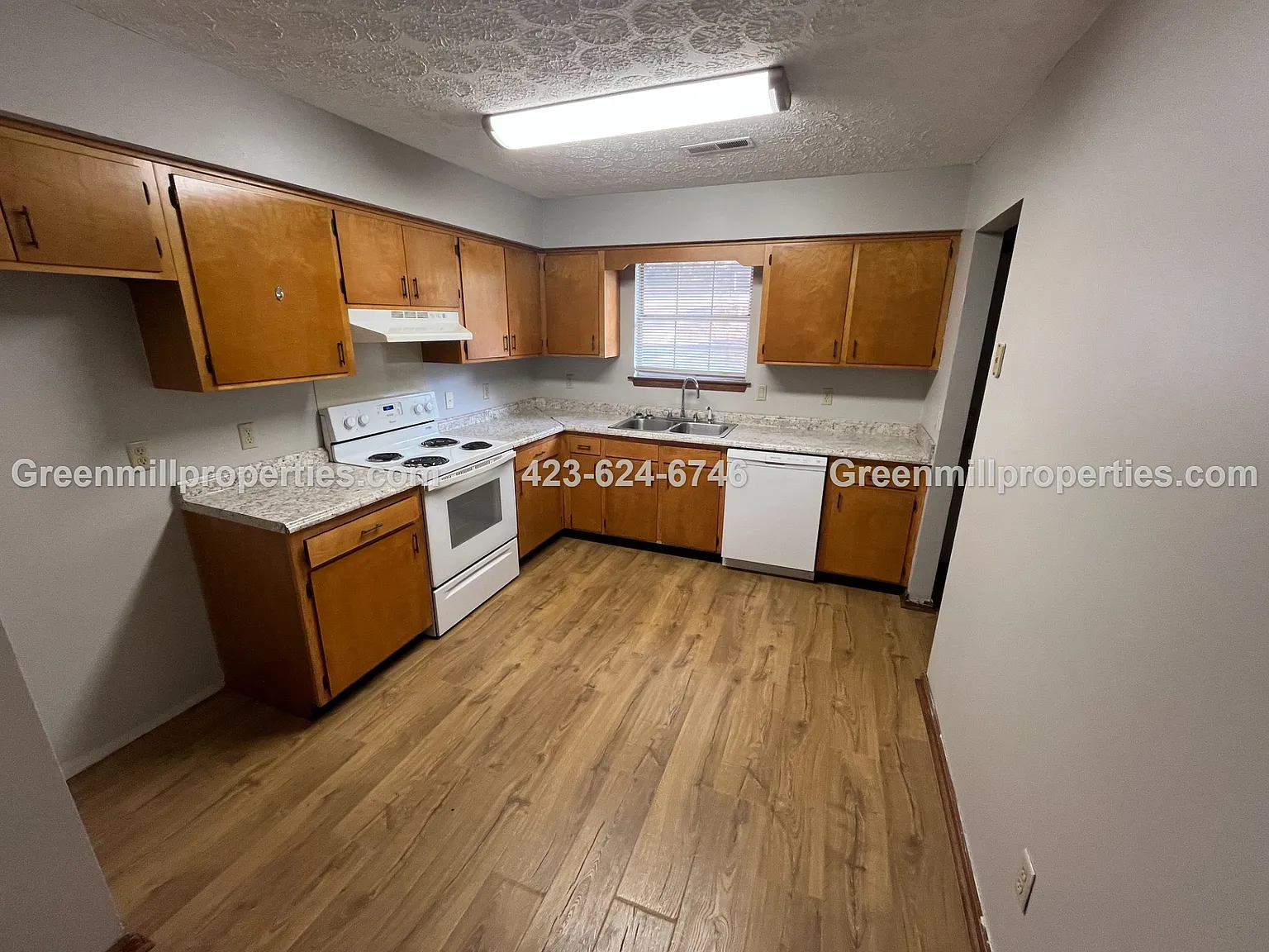 2 bed, 2952 sqft, $1,195 — Photo 2