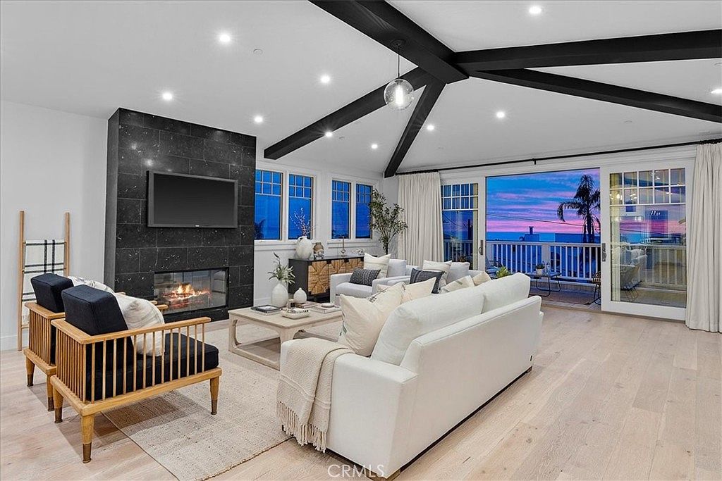 1720 Prospect Ave, Hermosa Beach — Craftsman coastal townhouse with ocean views