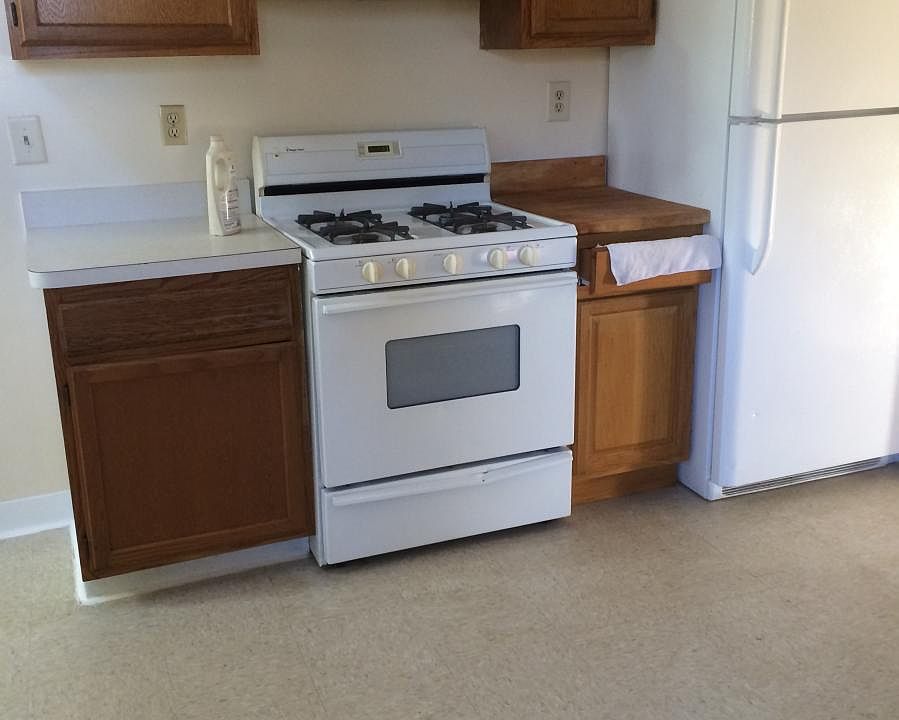 1st image of 325 Greenwich Ave Floor 3