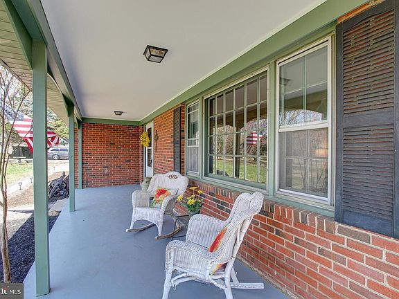3rd image of 10517 Schaeffer Ln