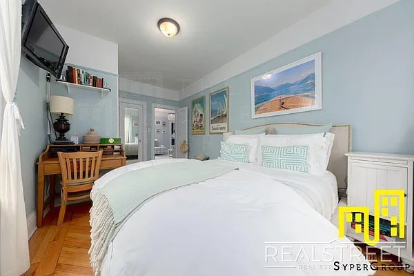 Rented by Real Street Inc | media 6