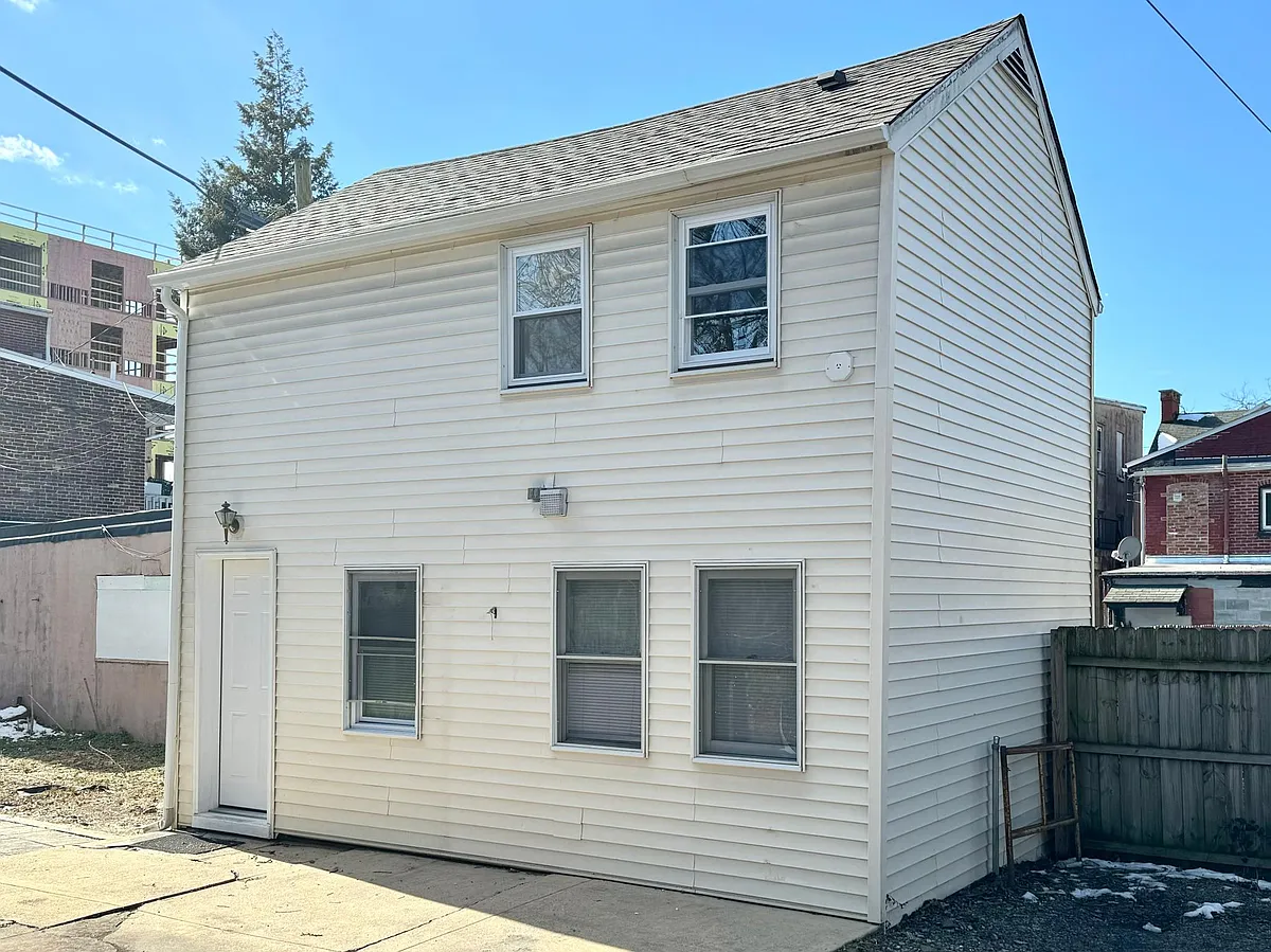 Building Photo - 13 E Lemon St #3