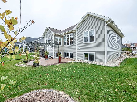 2nd image of 6586 Wolf Hollow Rd