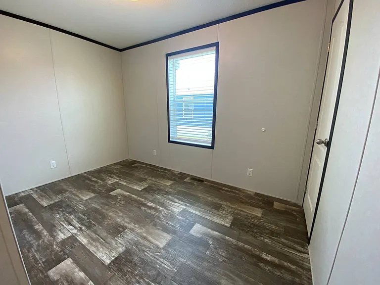 1040 Anna Ave — Photo 5