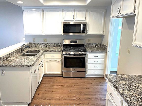 3rd image of 1243 Cabrillo Park Dr