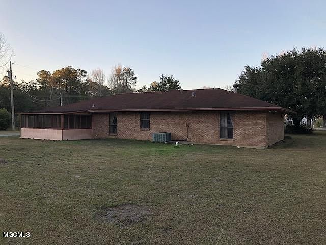 2nd image of 23095 Freddie Frank Rd