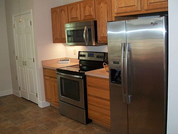 5th image of 23380 Elmwood Ln