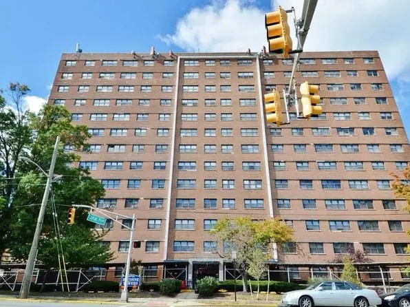 1225 Kennedy Boulevard image 1 of 13