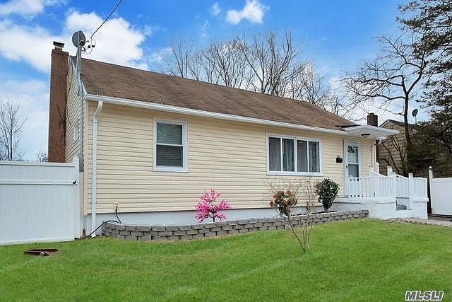 1st image of 142 Davidson St