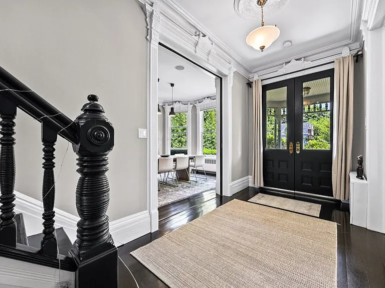 19 Howe Pl — Photo 3