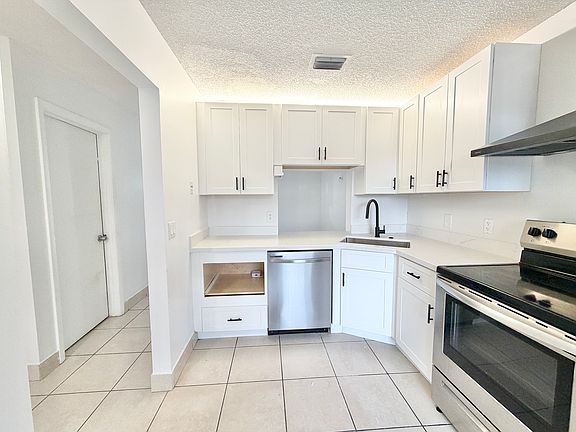 5th image of 799 Hill Dr APT D