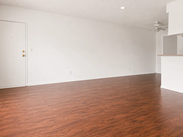 4020 Inglewood Blvd #10 — Photo 2