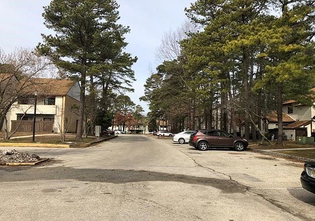 Exterior Neighborhood (street photo)