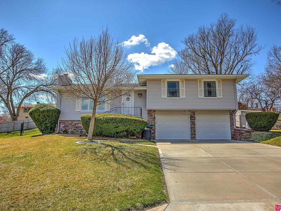 1st image of 16029 Martha Cir