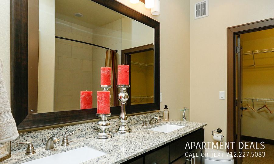 1st image of 3212 Revere St #3565