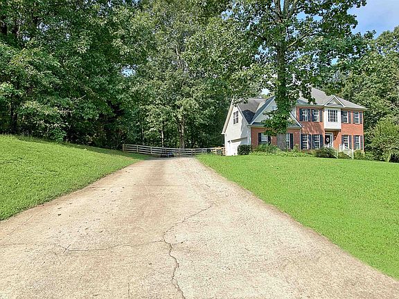 2nd image of 270 Jordan Place