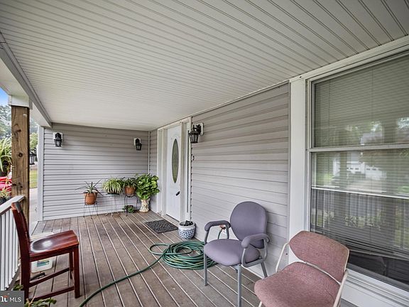 4th image of 4051 Tarpon Ln