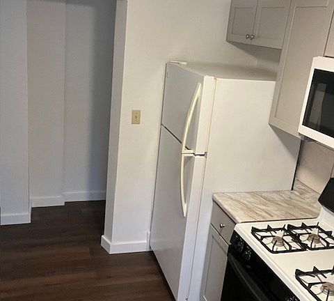 5th image of 352 Center Ave #1-L