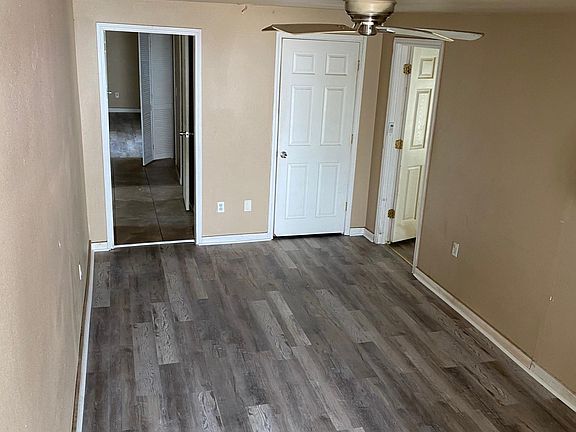 3rd image of 2208 Peach Ave #2