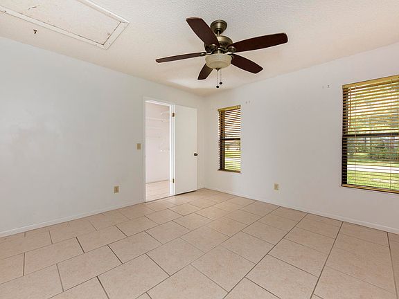 4th image of 286 SE Volkerts Terrace