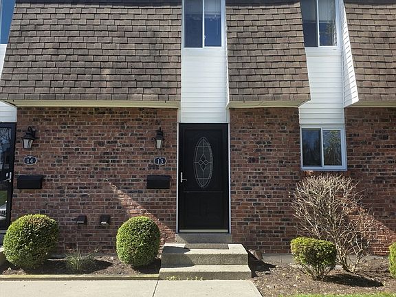 2nd image of 13 Hillcrest Park #13