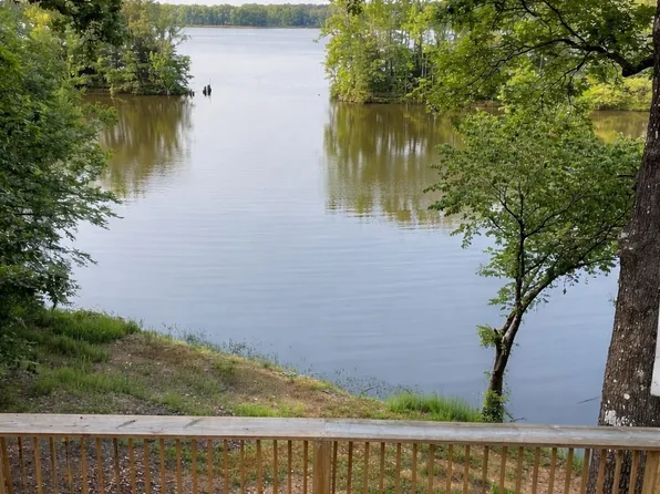 81 Davis Rd N, Camden, TN 38320