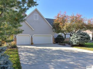 75 Ginger Woods Ter, Valley, NE 68064