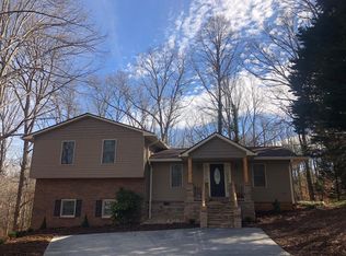 8 Ivy Ct, Seneca, SC 29678